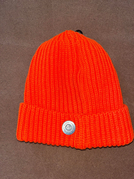 Fisherman Beanie Orange / Silver Pin